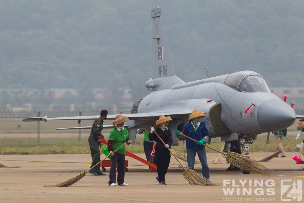 20101118 so   2283 zeitler 1024x683 - Zhuhai Airshow 2010