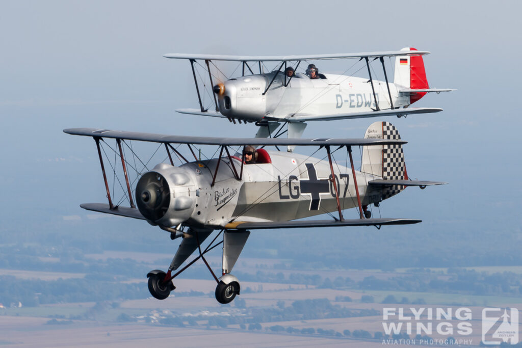 buecker formation fliegendes museum grossenhain  4794 zeitler 1024x683 - Luftwaffe Bücker Bü133 Jungmeister