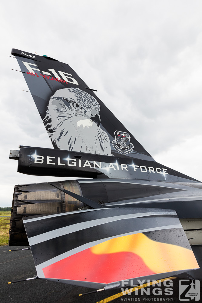 baf dark falcon 4133 zeitler - Dark Falcon - Belgian F-16 Demo Team