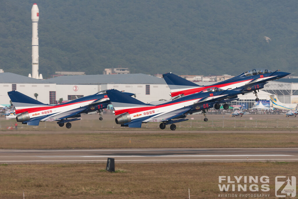 20101117 j 10 display   6701 zeitler 1024x683 - Zhuhai Airshow 2010