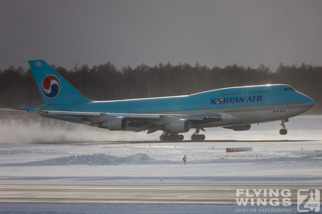 korean air   5306 zeitler 1024x683 - Winter Planespotting in Hokkaido